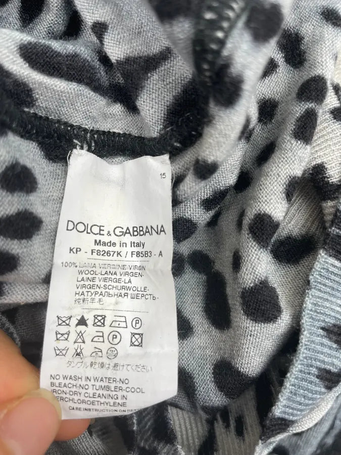 2010s Dolce & Gabbana Light Blue Black Wool Leopard V Neck Sweater tSOuWsK 6