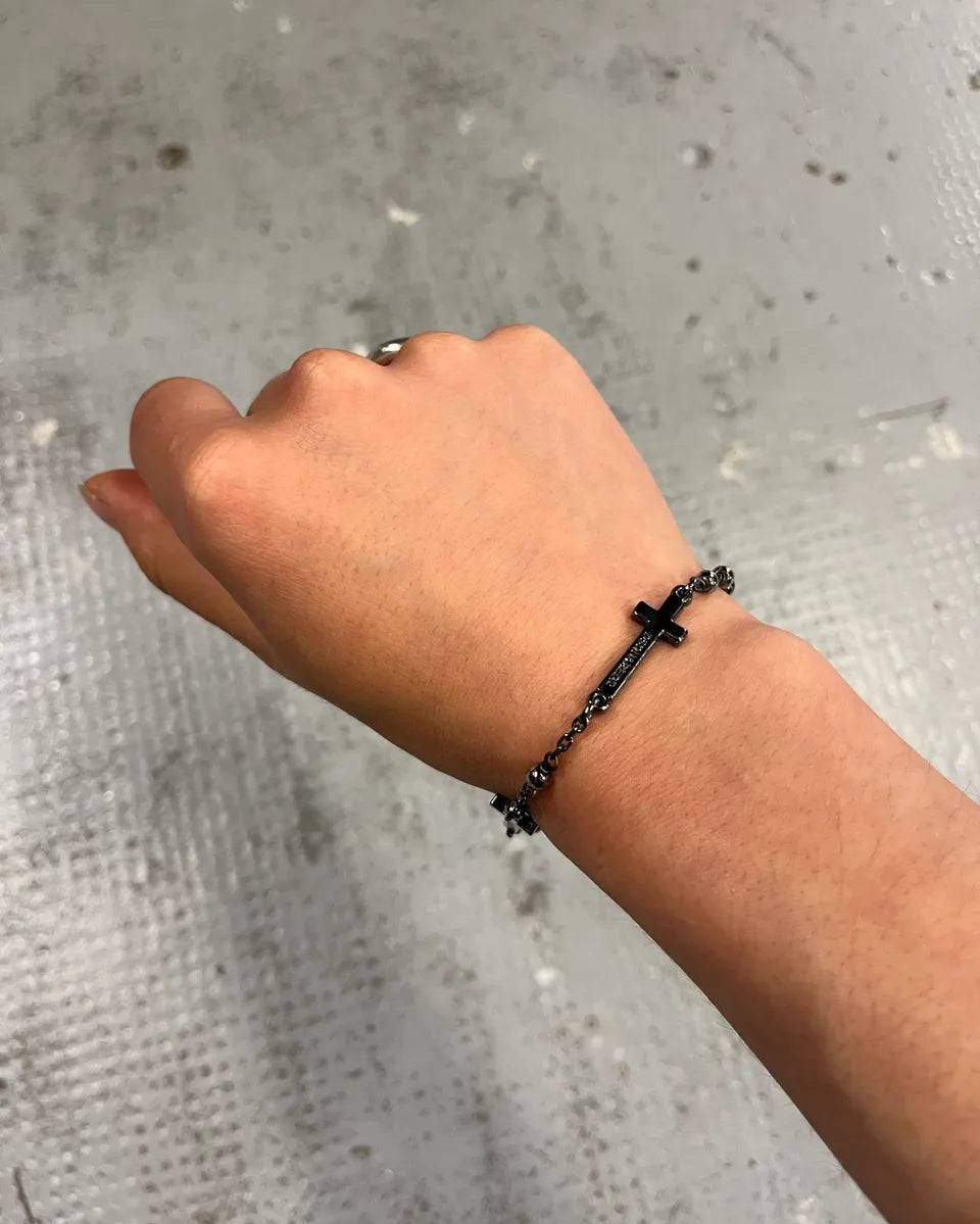 Dsquared2 Stainless Still Metal Cross Charm Bracelet ANflkTo 1