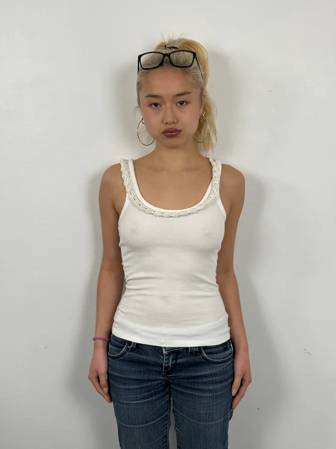 2000s D&G Dolce & Gabbana White Ribbed Ornated Tank Top  ZJzOFbu 0