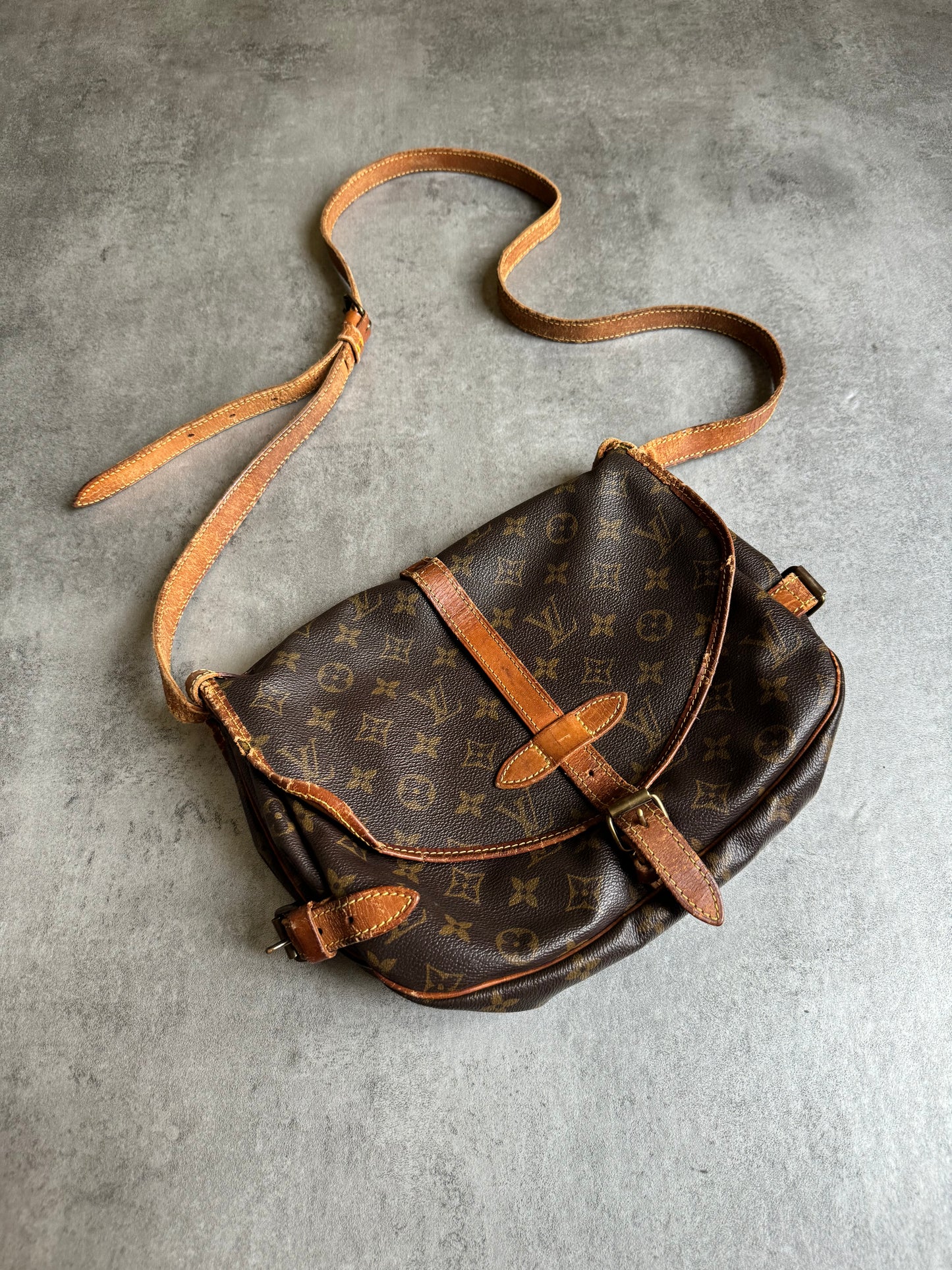 1980 Louis Vuitton Saumur 30 Shoulder Bag  (OS) - 12