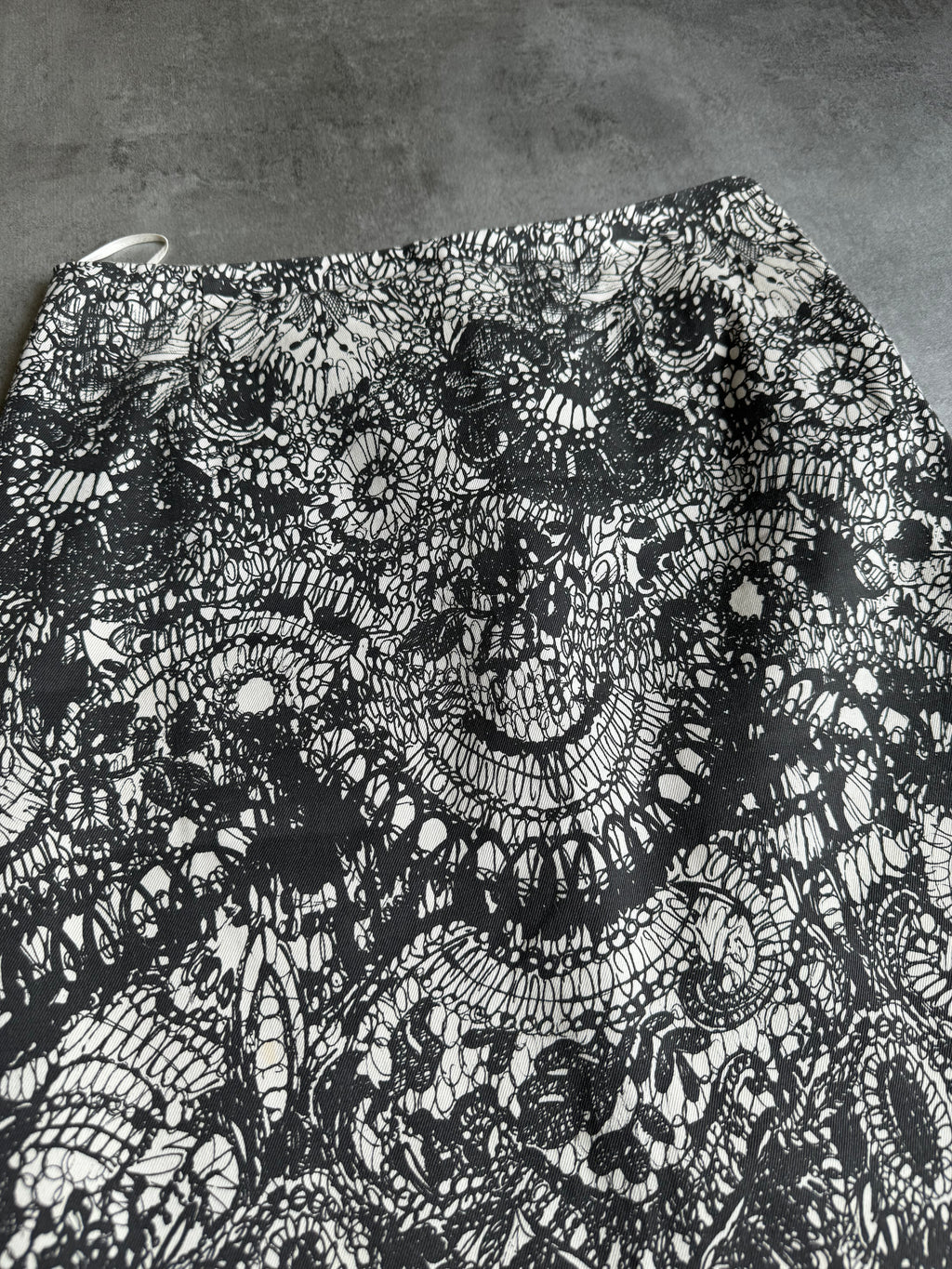 SS2011 Prada Silk Black & White Elegant Skirt (S) - 8