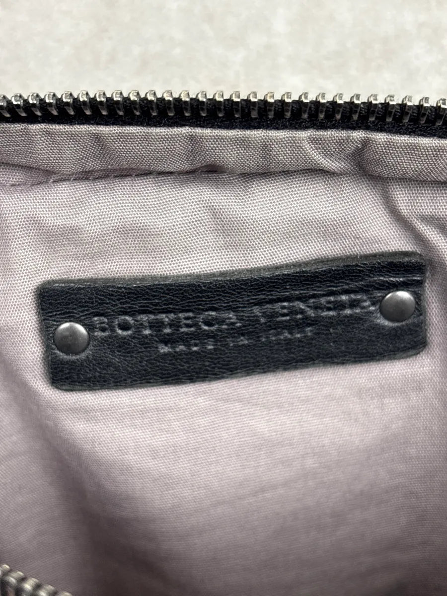 2000s Bottega Veneta Black Woven Leather Intrecciato CrossBody Bag fOhugIFw 10