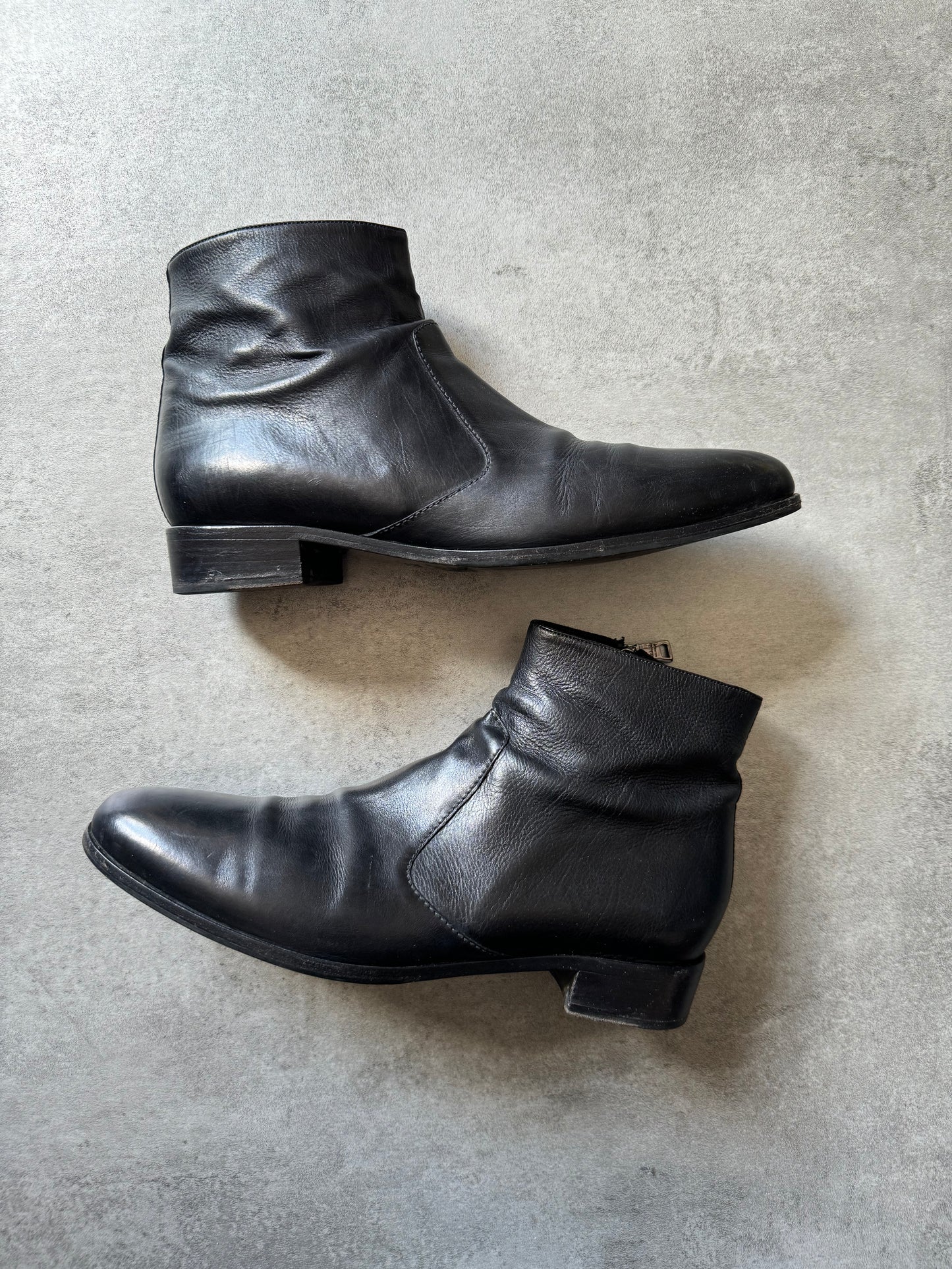 Prada Black Minimalist Leather Boots (40,5) - 4