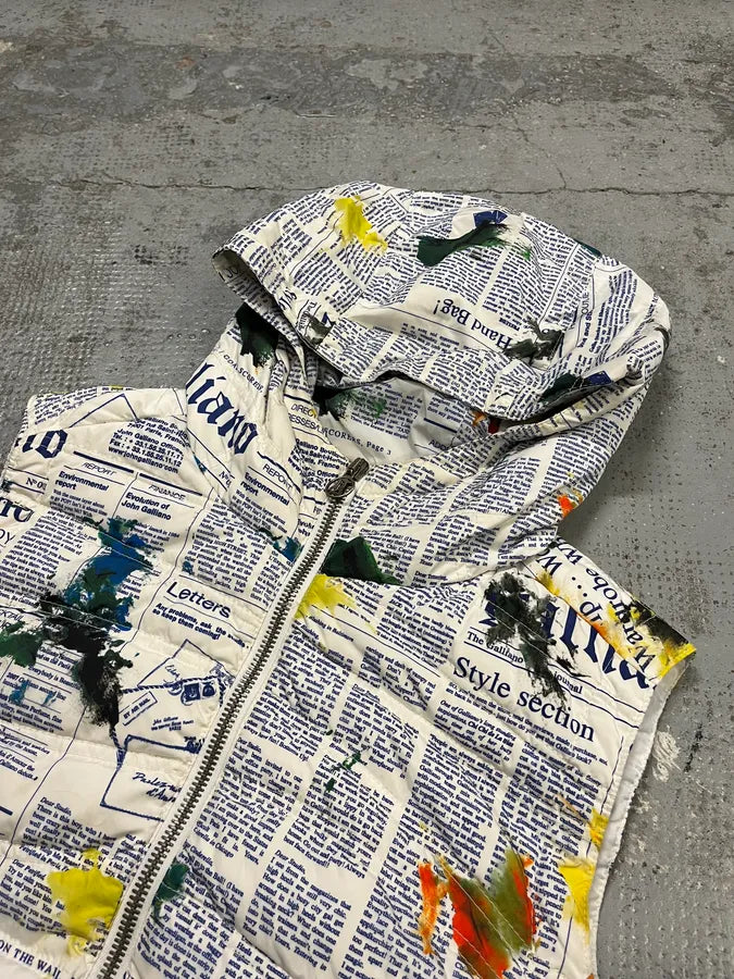 FW1995 John Galliano White Puffer Vest Nylon Newspaper Print  ECiXOcl 3