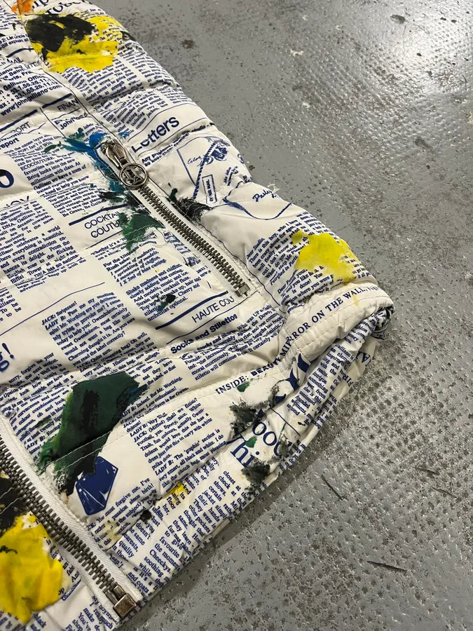 FW1995 John Galliano White Puffer Vest Nylon Newspaper Print  ECiXOcl 4