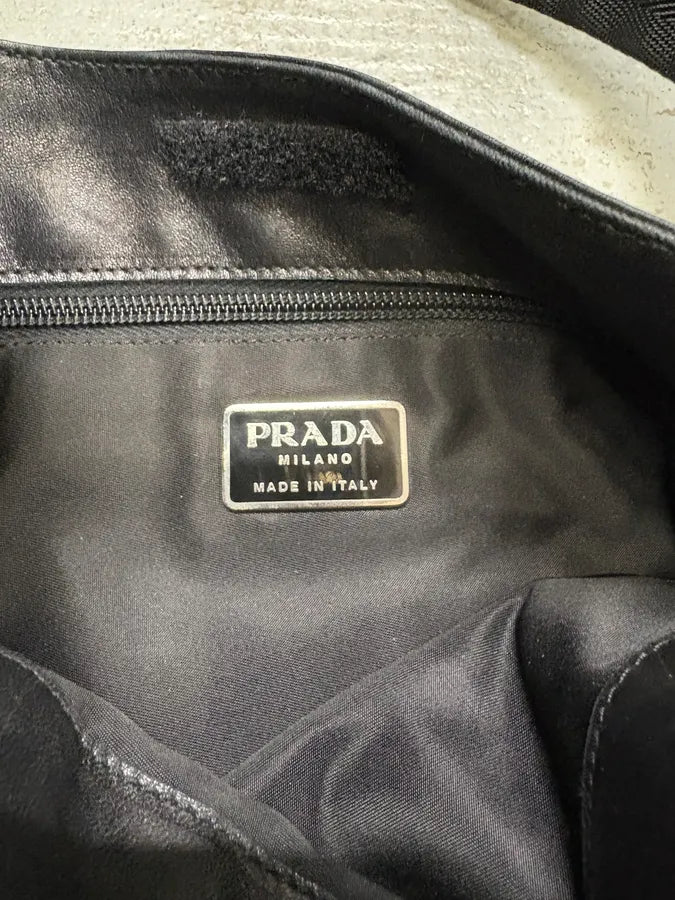 FW1999 Prada Navy & Black Crossbody Bag (OS) yDAxeRk 8