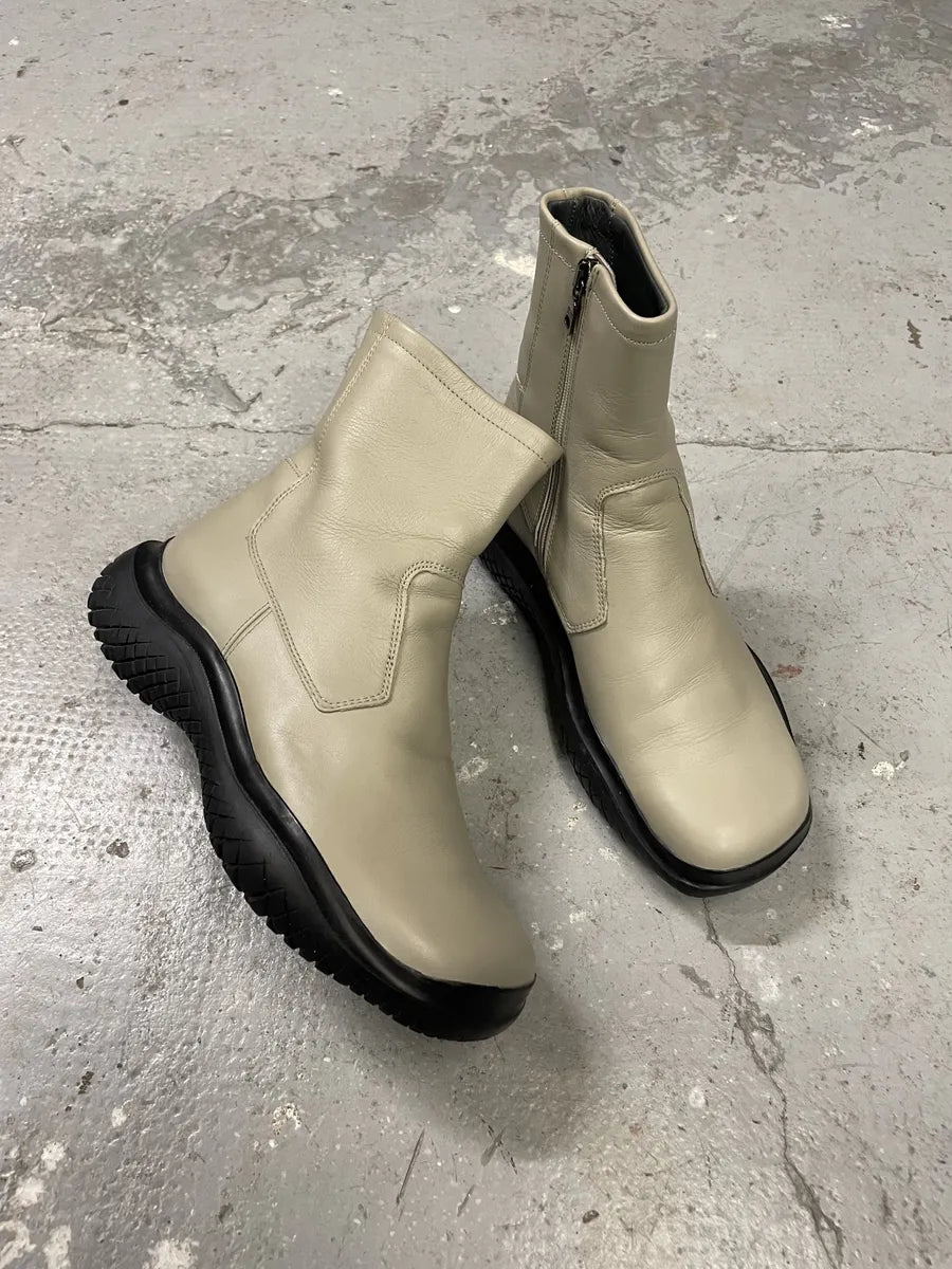 FW1999 Prada Vibram Grey Ankle Leather Boots (38.5eu/us6) 1