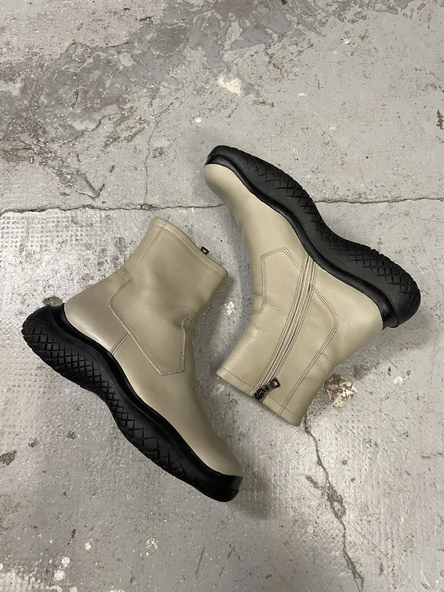 FW1999 Prada Vibram Grey Ankle Leather Boots (38.5eu/us6) 11