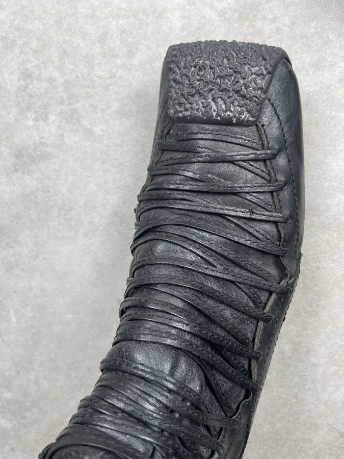 FW2002 Christian Dior Black Leather Fur-Trimmed Ninja Boots by Galliano cBvuGNc 3