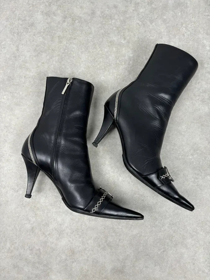 FW2004 Dior Pointy D Black Leather Buckle Ankle Boots Heels by Galliano  OKjyFXF 8