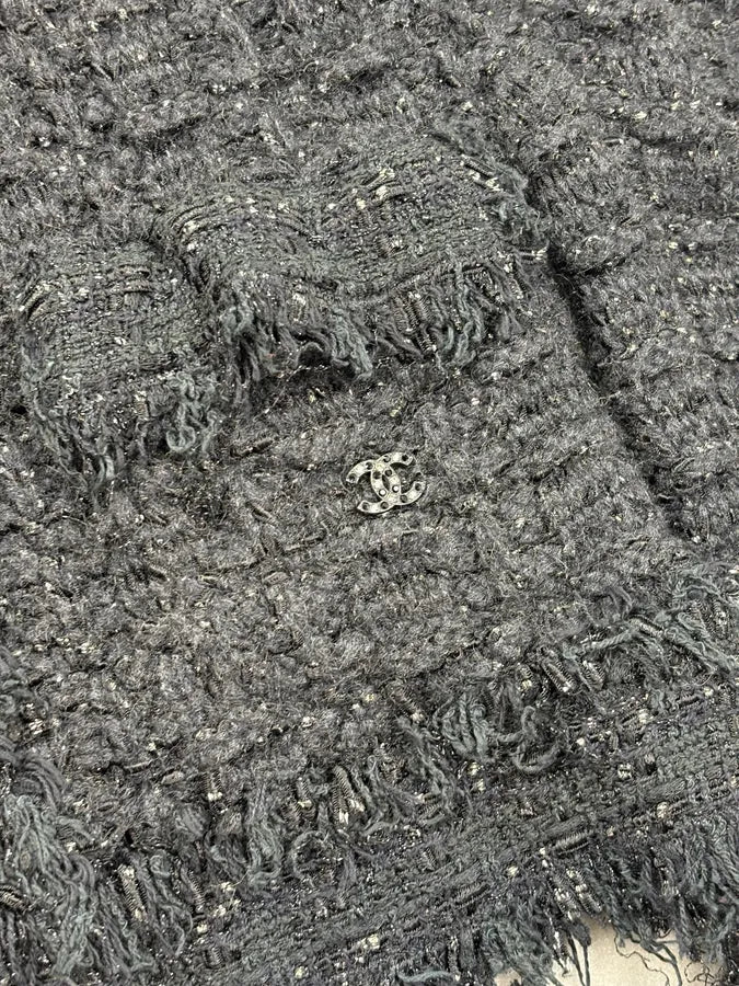 FW2005 Chanel Black Fringe Tweed Cashmere Cardigan znourZU 9