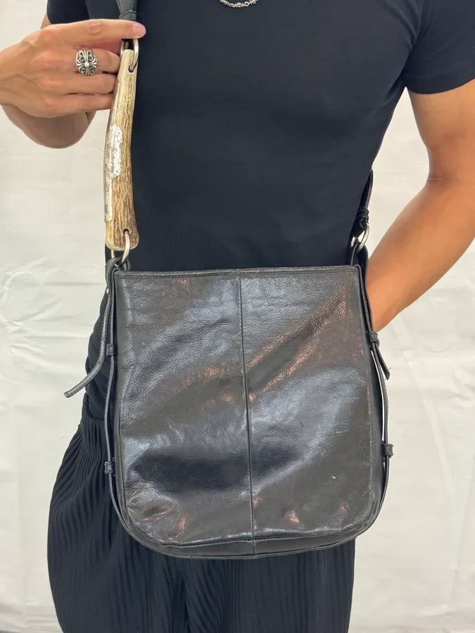 FW2008 Yves Saint Laurent Mombasa Organic Horn Handle Black Leather Shoulder Bag pDuTMnF 1