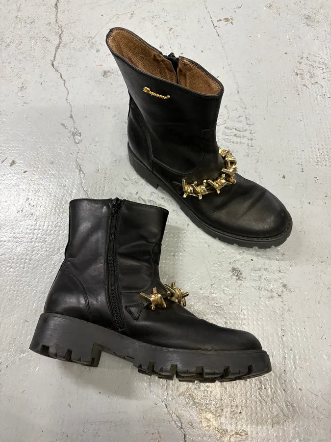 2010s Dsquared2 Black Leather Gold Chain Ankle Boot  YpTdHlJ 4