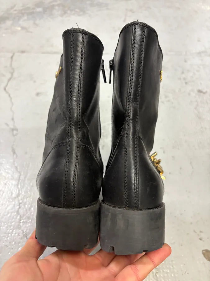 2010s Dsquared2 Black Leather Gold Chain Ankle Boot  YpTdHlJ 5