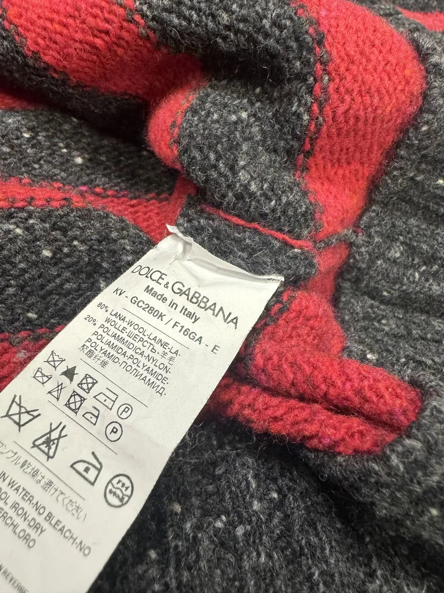 FW2011 Dolce & Gabbana Grey & Red Lines V-Neck Sweater ZFPeOXs 10