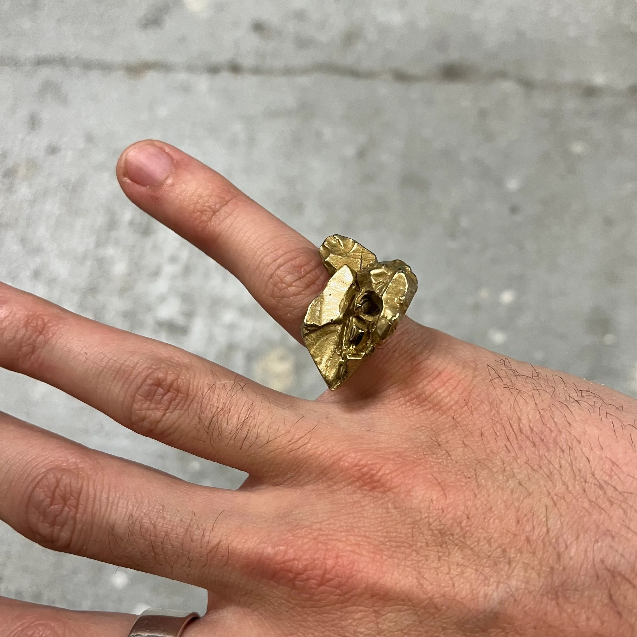 FW2012 Maison Margiela Gold Sculpture Ring (OS) lIONwQl 2