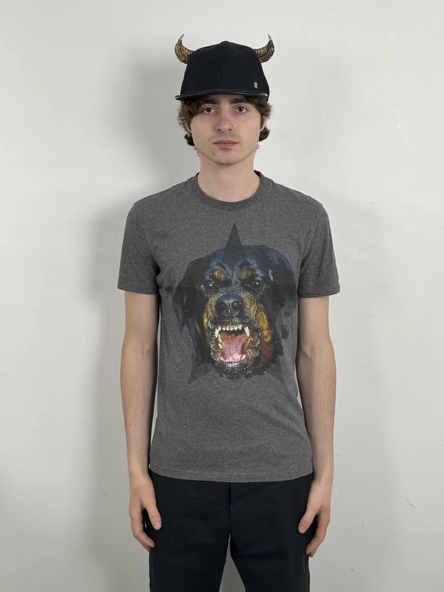 FW2013 Givenchy Grey Rottweiler Dog T-Shirt by Riccardo Tisci MXJZCtY 1