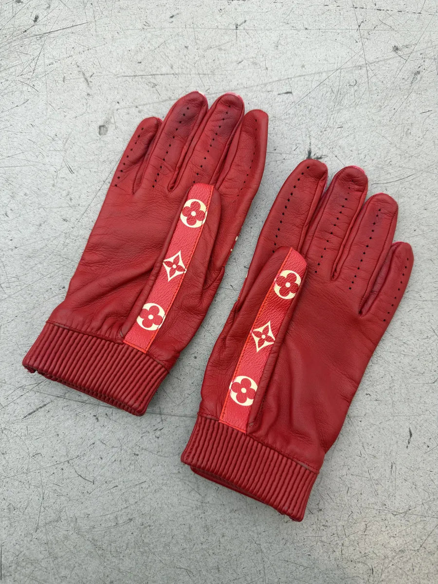 FW2017 Louis Vuitton Supreme Lambskin Leather Monogram Red Gloves XkelCRq 2