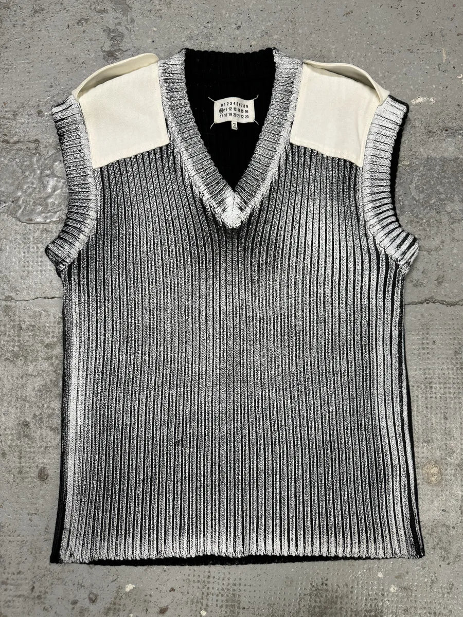 FW2018 Maison Margiela White Painted Wool Sleeveless V Neck Sweater jwpBagM 0