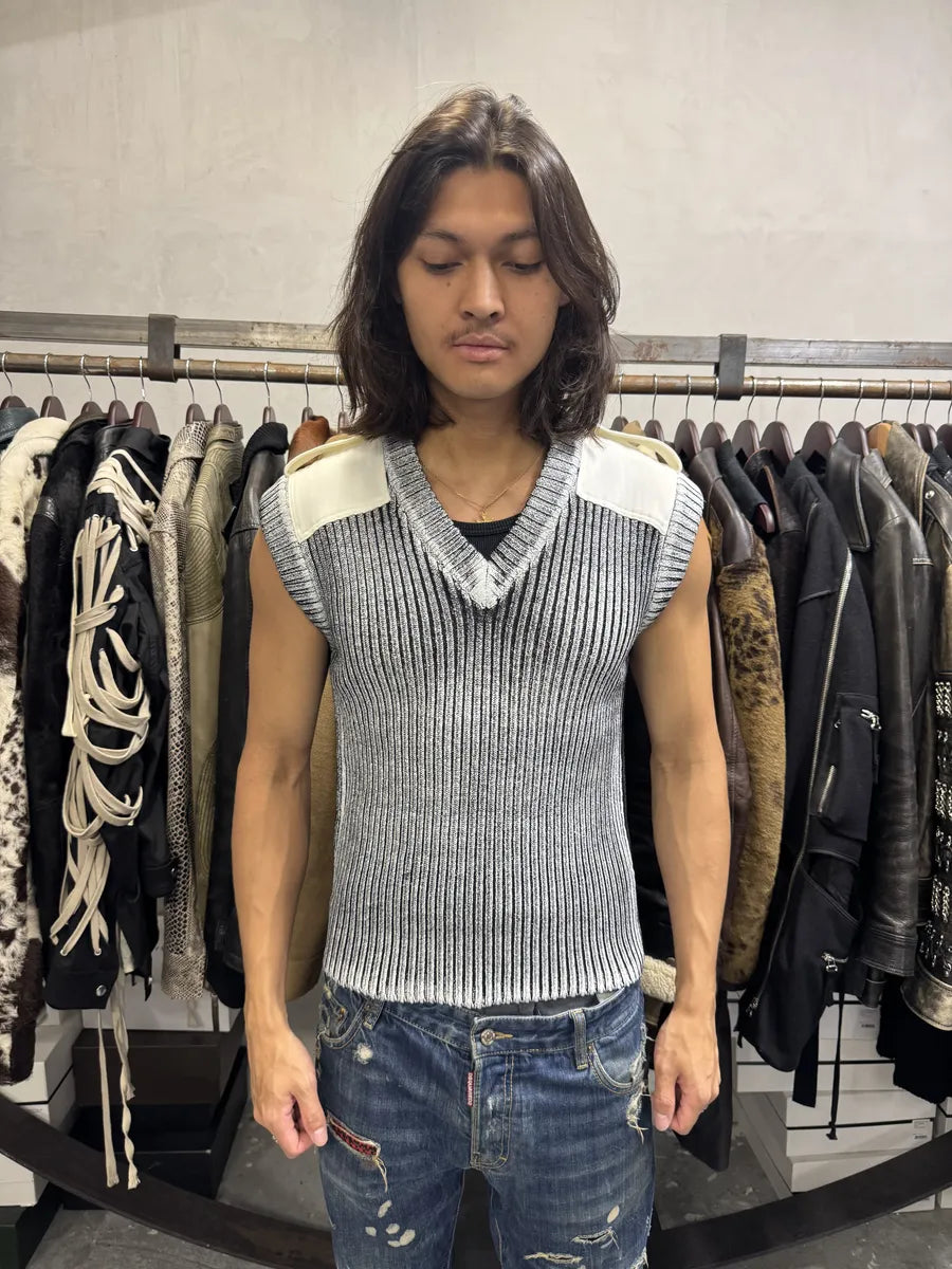 FW2018 Maison Margiela White Painted Wool Sleeveless V Neck Sweater jwpBagM 1