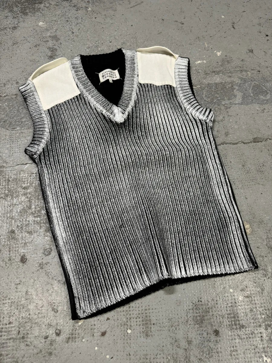 FW2018 Maison Margiela White Painted Wool Sleeveless V Neck Sweater jwpBagM 3