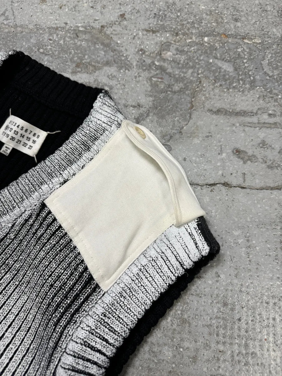 FW2018 Maison Margiela White Painted Wool Sleeveless V Neck Sweater jwpBagM 8