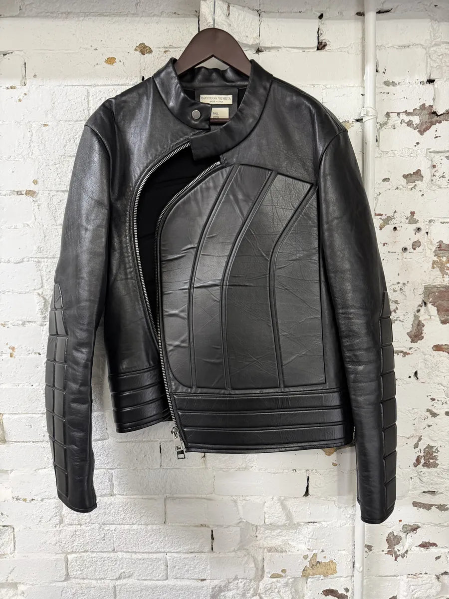FW2019 Bottega Veneta Black Padded Asymmetrical Leather Jacket by Daniel Lee kZodcVj 4