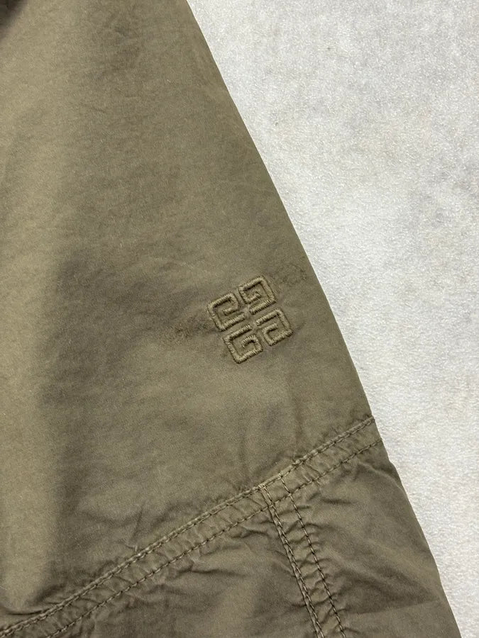 FW2023 Givenchy Green Cargo Army Shorts by Matthew Williams HnBGphD 7