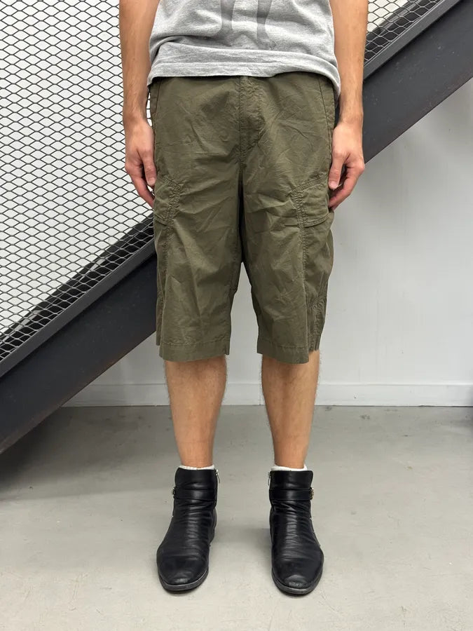 FW2023 Givenchy Green Cargo Army Shorts by Matthew Williams HnBGphD 1