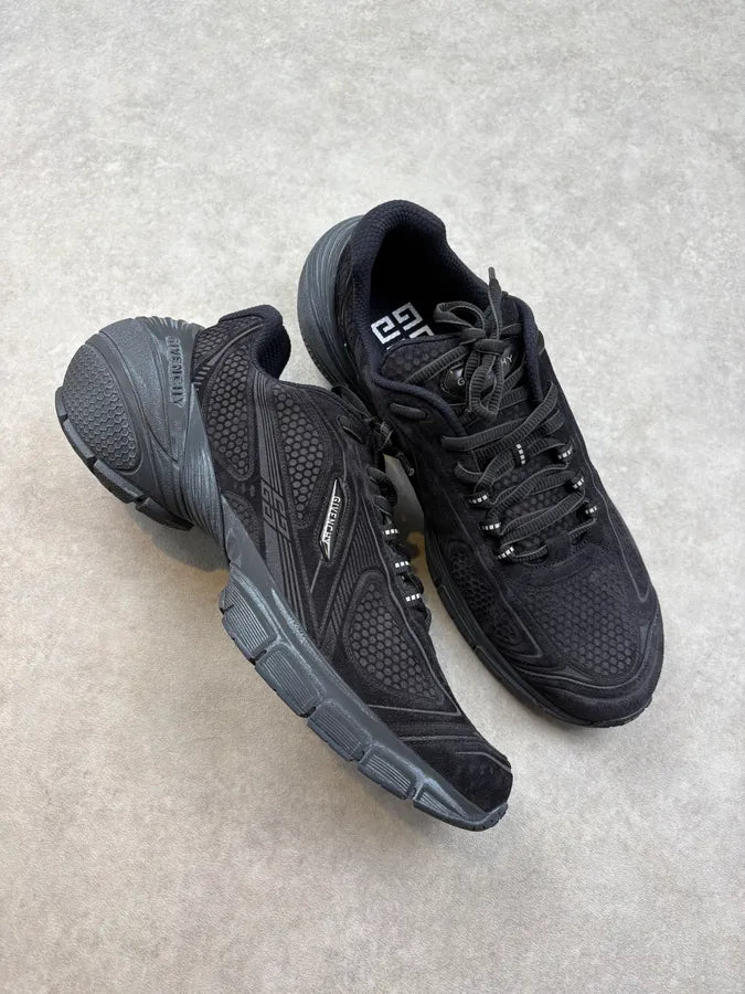 FW2024 Givenchy Black Runner Oversized Sneakers CSApJPJ 4