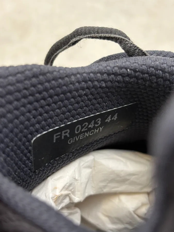 FW2024 Givenchy Black Runner Oversized Sneakers CSApJPJ 8