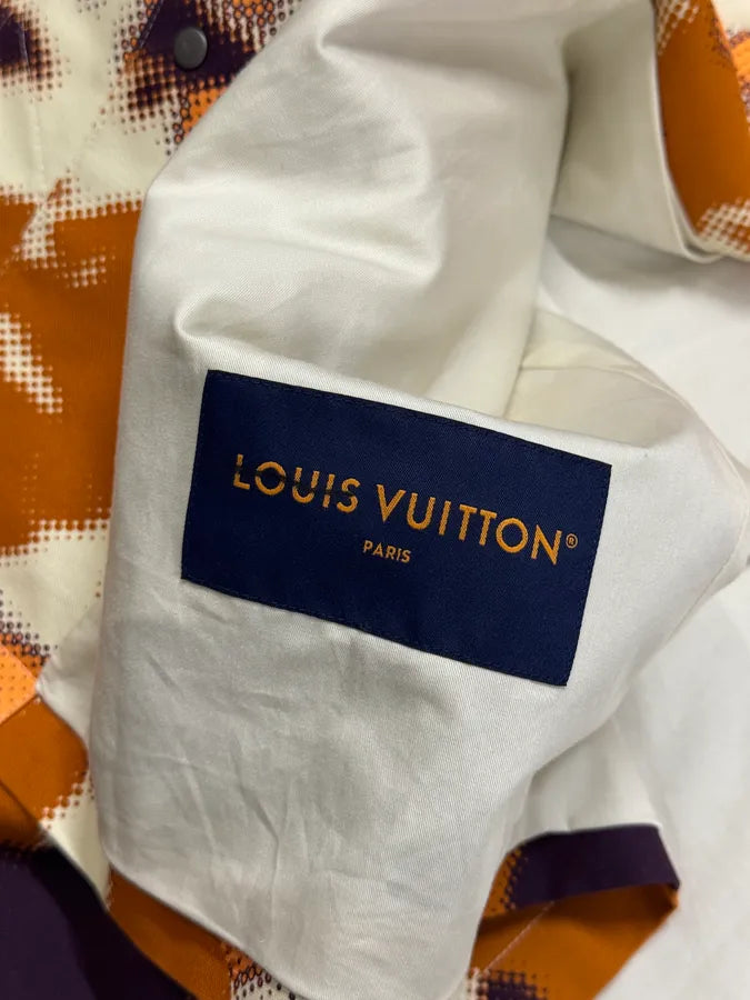 FW2024 Louis Vuitton Orange Map Camo Cotton Hooded Zip-Up Jacket qxxWJwt 13