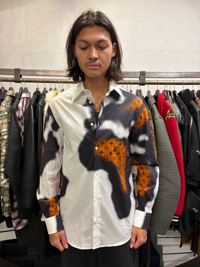 FW2024 Louis Vuitton Orange Map Camo White Shirt mTaDbKs 1
