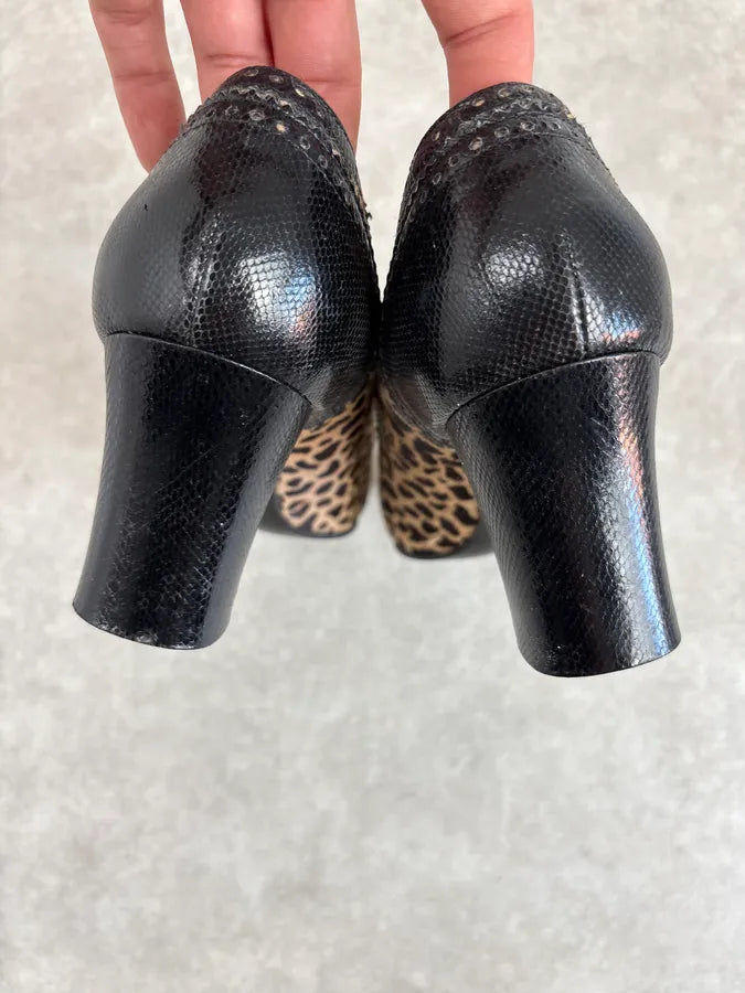 1990s Gianni Versace Teal Leopard Pony Hair Pumps Heels apepFHg 5