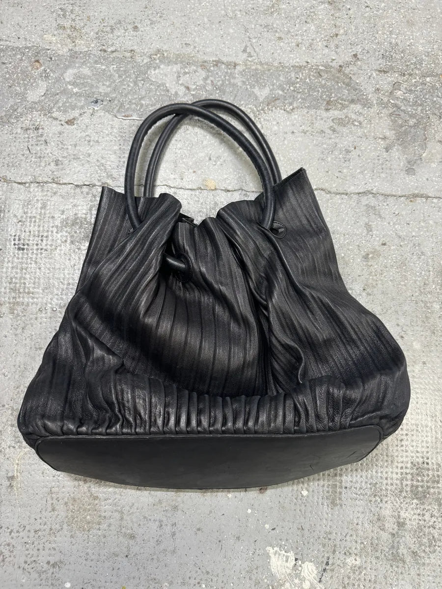 Giorgio Armani Black Plissed Leather Handle Bag (OS) JkSEyxp 9