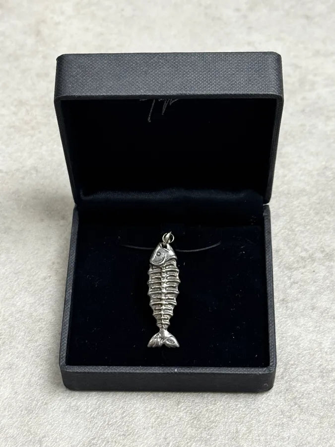 Giuseppe Zanotti Silver Metal Fish Skeleton Pendant Charm DxSQbQP 5