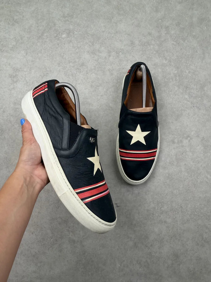 2010s Givenchy Black Leather Star Slip-On Sneakers by Riccardo Tisci TkdIxSK 0