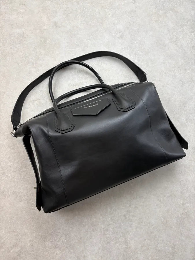 Givenchy Black Antigona Leather Handle Bag by Matthew Williams xccsNFD 3