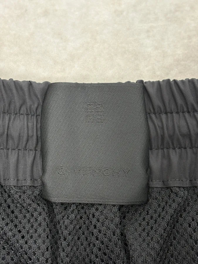 SS2023 Givenchy Black Nylon Shorts by Matthew Williams NeOHxgA 8