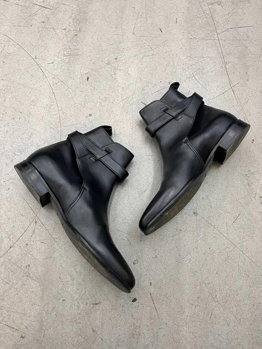Givenchy Buckled Black Leather Ankle Boots lEFADgh 2