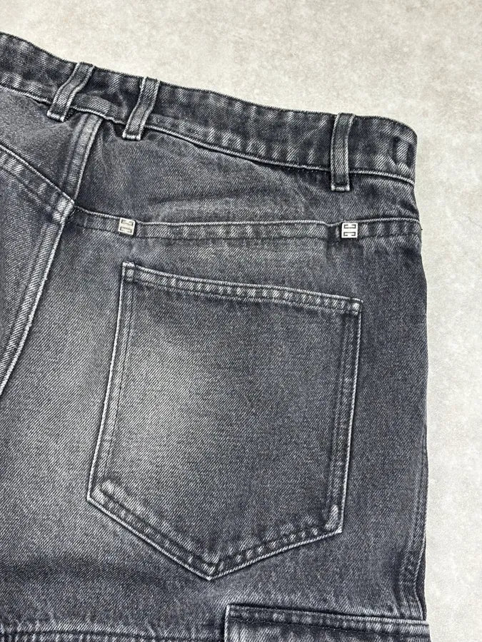 SS2023 Givenchy Grey Cargo Denim Shorts by Matthew Williams  MwTaekJ 8