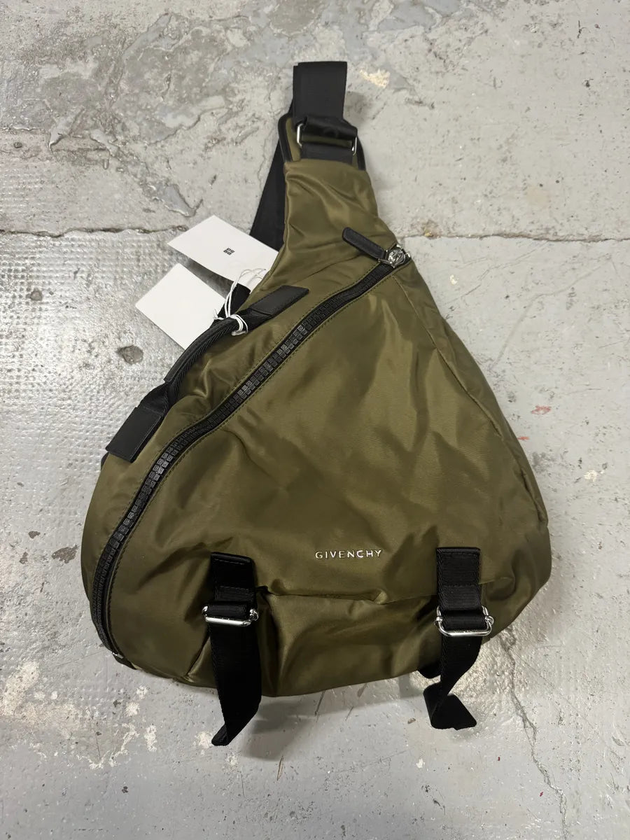 Givenchy G-Zip Triangle Khaki Green Backpack EEZBULs 0