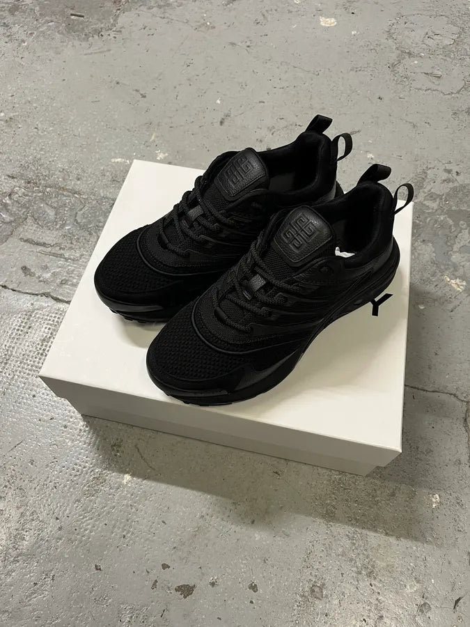 Givenchy Runners Black GIV 1 TR Sneakers (41.5eu/us8) HvkztOF 1