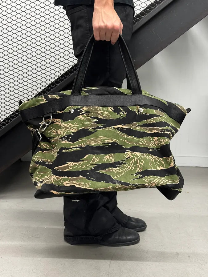 Golden Goose Black & Olive Tiger Camo Travel Bag HtoDtRA 0