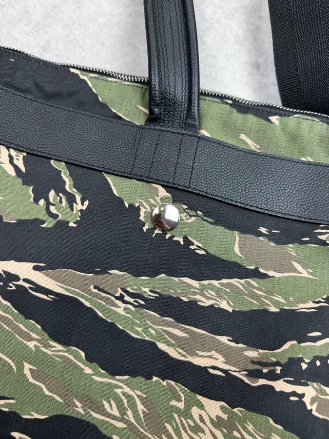 Golden Goose Black & Olive Tiger Camo Travel Bag HtoDtRA 6