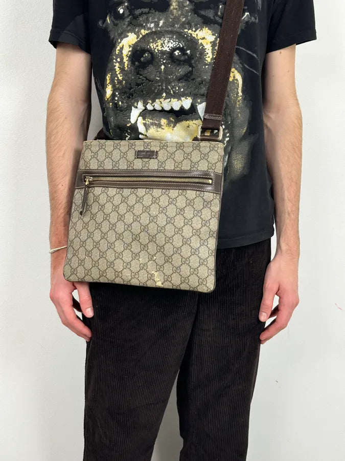 Gucci Beige Canvas Monogrammed Shoulder Bag LRubobc 2