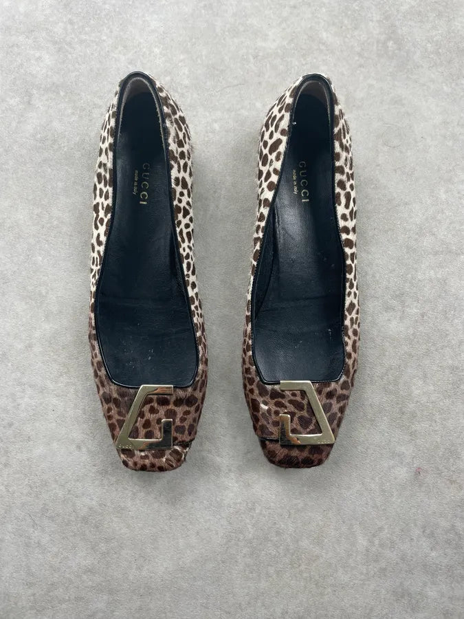 2000s Gucci Beige Leather Leopard Print Flats VbSZTPb 1
