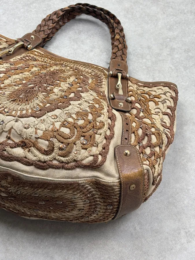 2000s Gucci Beige Leather Linen Embroidered Studded Handle Bag yFmgpEE 14