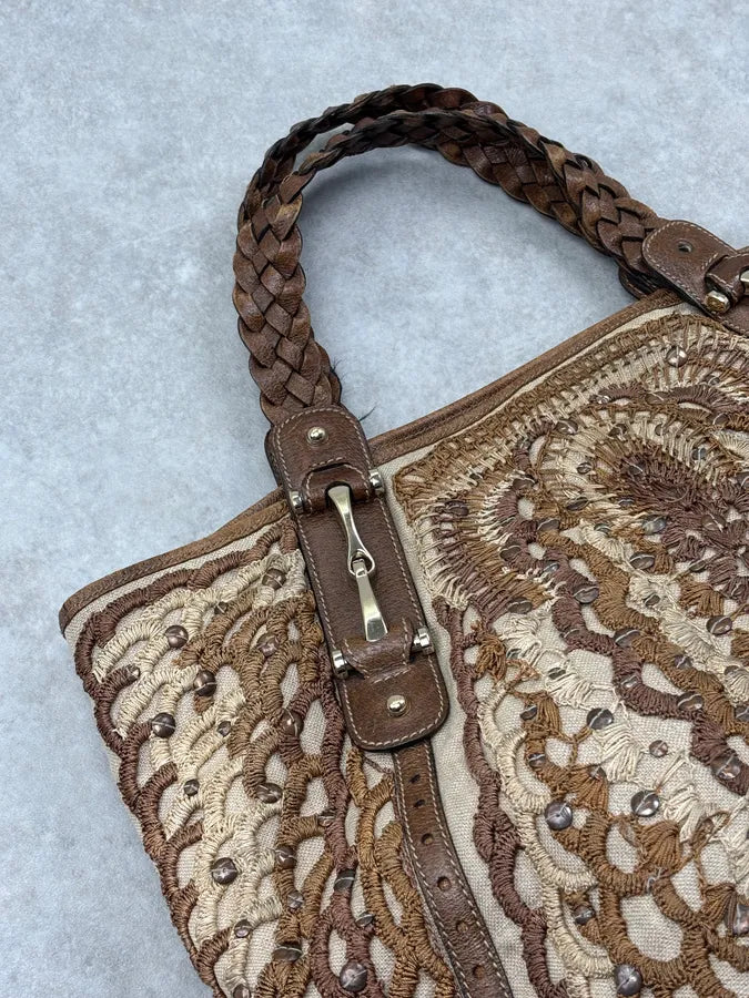 2000s Gucci Beige Leather Linen Embroidered Studded Handle Bag yFmgpEE 12