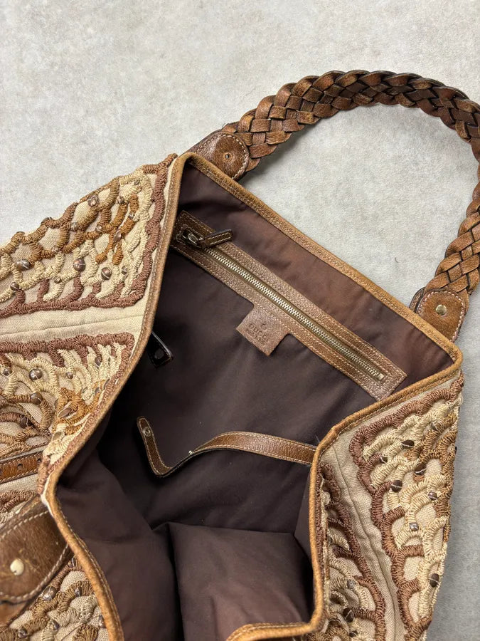 2000s Gucci Beige Leather Linen Embroidered Studded Handle Bag yFmgpEE 17